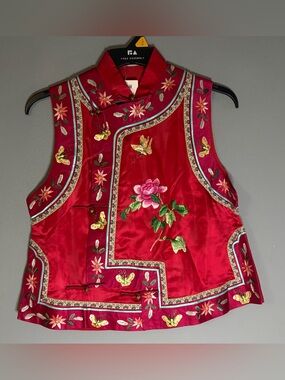 Magnolia Red Embroidered Floral Mandarin Vest